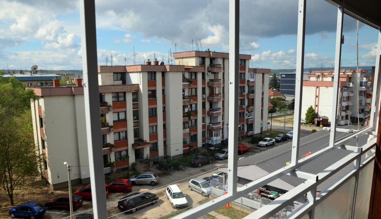 Apartment Mara Кладово Екстериор снимка