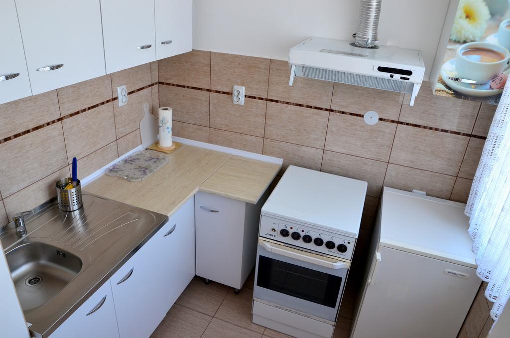 Apartment Mara Кладово Екстериор снимка